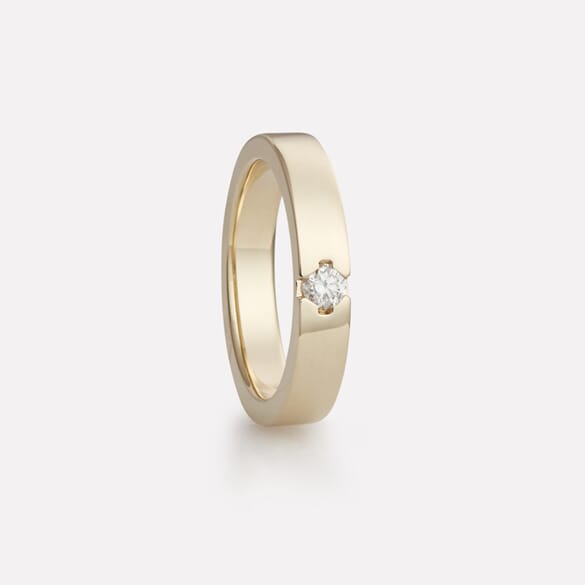Majestetisk ring in yellow gold with diamond, women`s