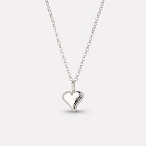 Mia heartpendant in silver with chain